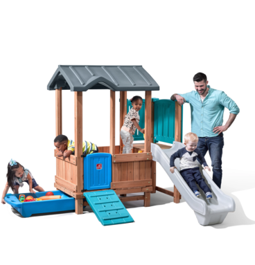 Casa de Madera con tobogan - Step2